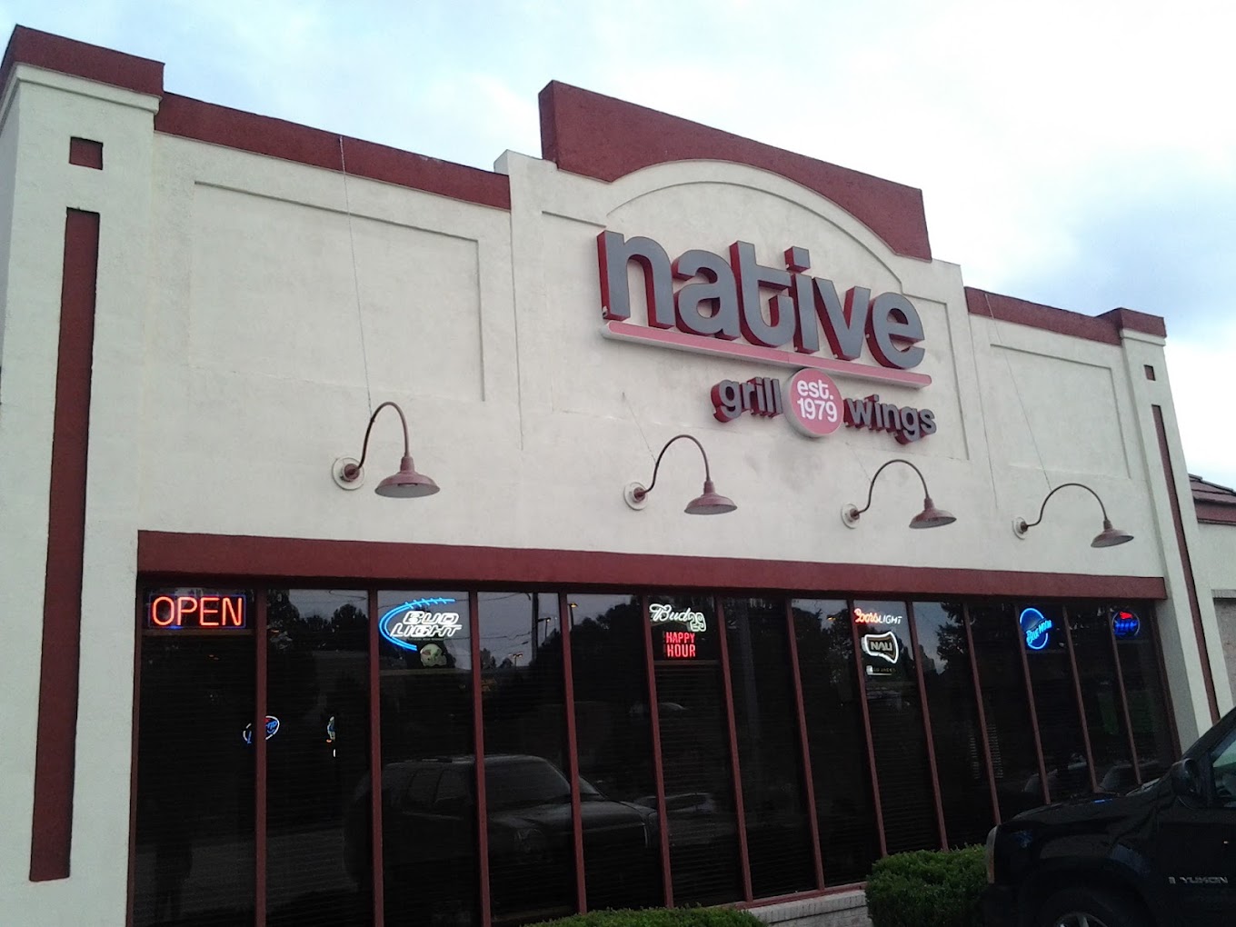 Native Grill & Wings, photo 1